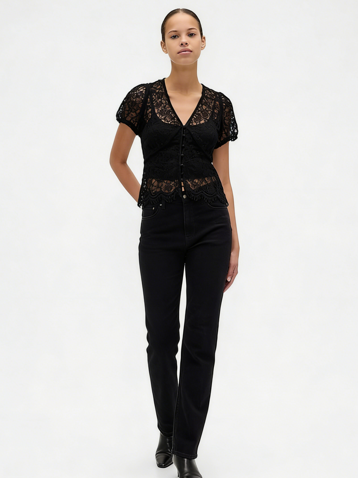 Lace Veil V-Top-Black